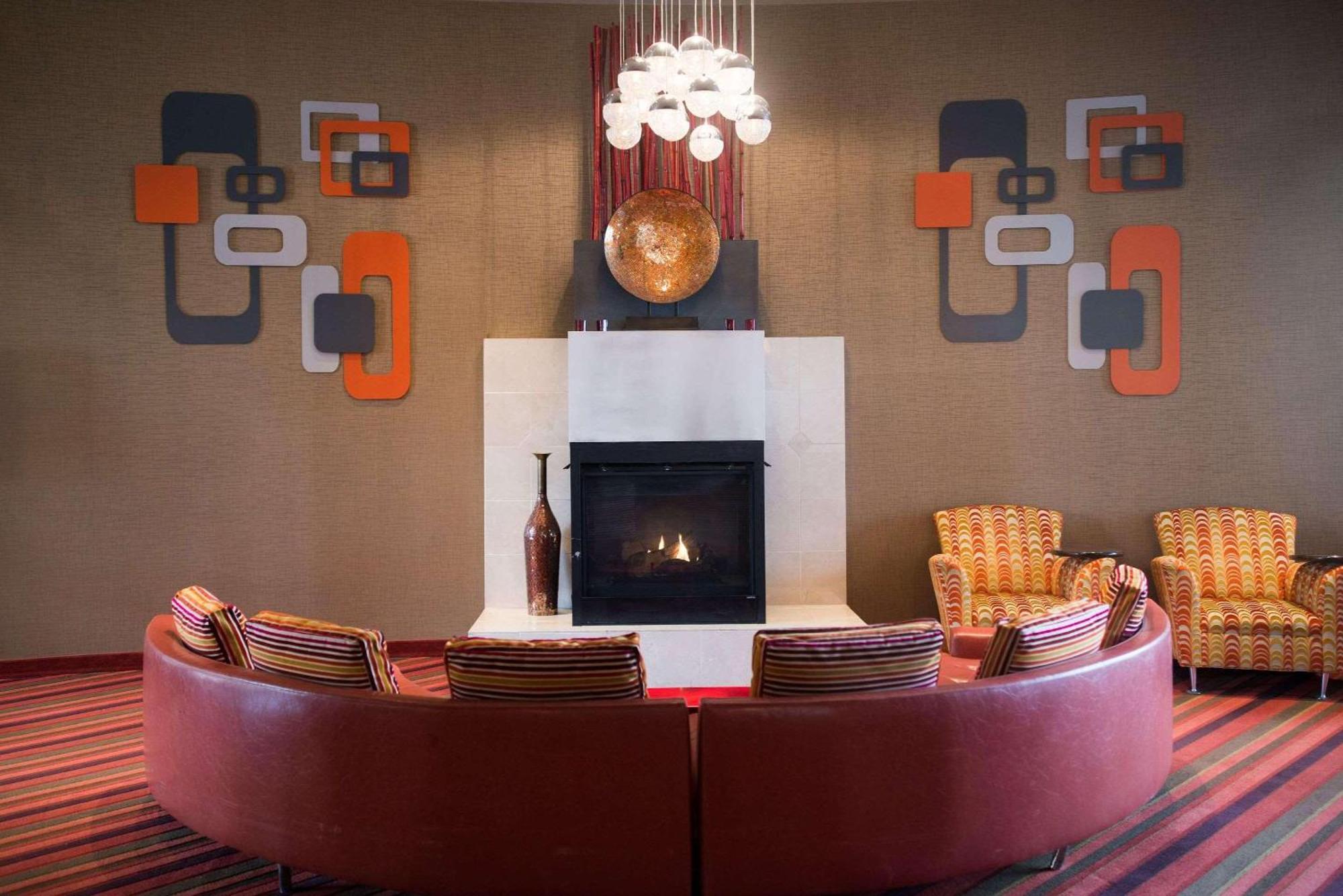 Radisson Hotel Duluth-Harborview エクステリア 写真
